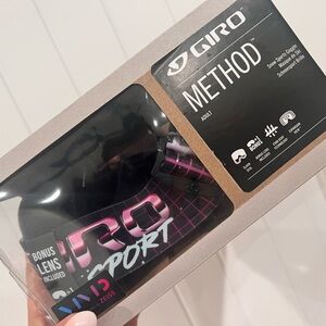 Giro Black and Pink sport Snowboarding Goggles with Bonus Lens